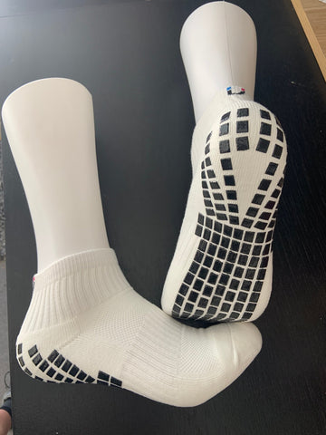 UNIQ2 Repreve Performance Socks - White